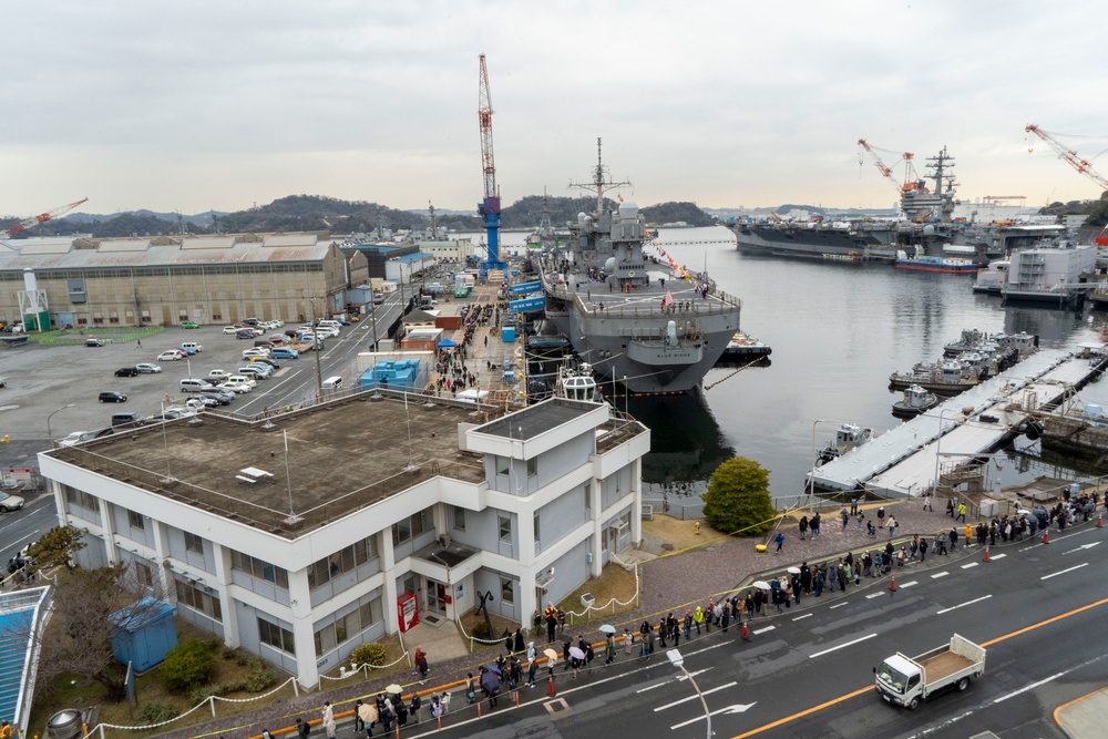 Commander, Fleet Activities Yokosuka Hosts 2024 Spring Festival Event