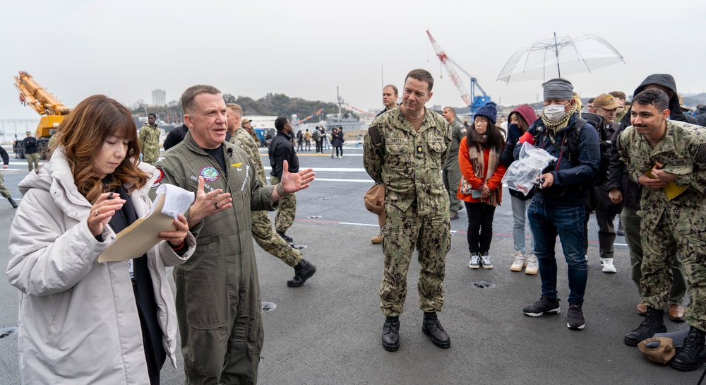 Commander, Fleet Activities Yokosuka Hosts 2024 Spring Festival Event