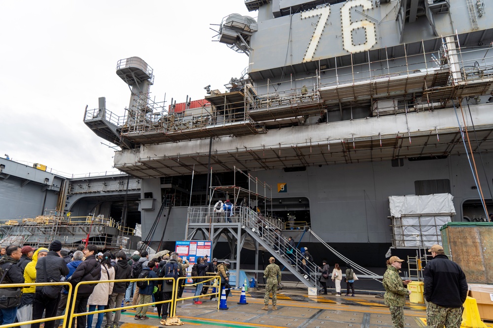 Commander, Fleet Activities Yokosuka Hosts 2024 Spring Festival Event