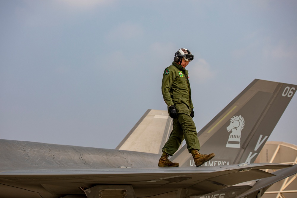 ROK DFT Kickoff: VMFA-121 arrives at Kunsan Air Base