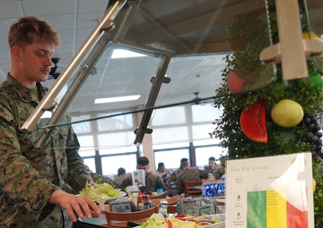 Galley Operations at Scudder Hall onboard NWS Yorktown