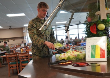 Galley Operations at Scudder Hall onboard NWS Yorktown
