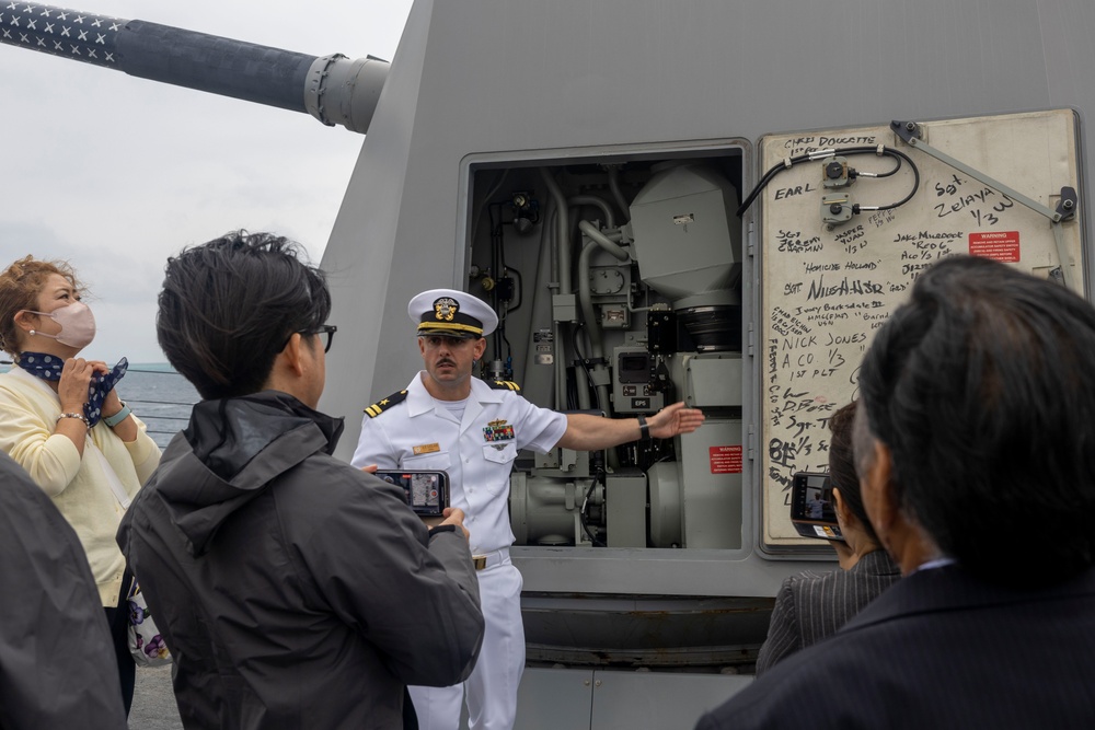 USS Rafael Peralta (DDG 115) Visits Ishigaki, Japan