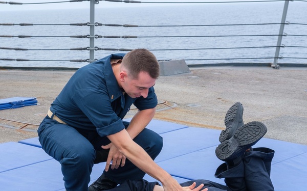 USS Mason Conducts Routine Operations in Red Sea