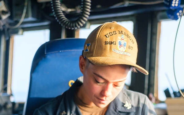 USS Mason Conducts Routine Operations in Red Sea