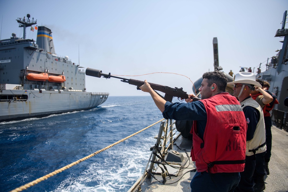 USS Mason Conducts RAS with USNS Kanawa