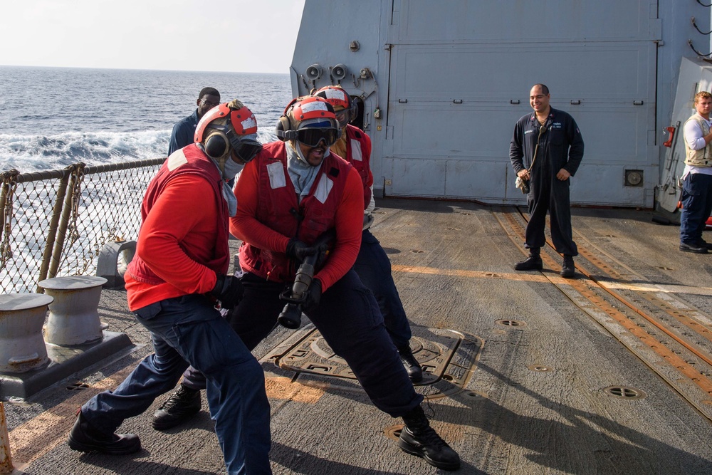 USS Mason (DDG 87) Conducts Firefighting Drills