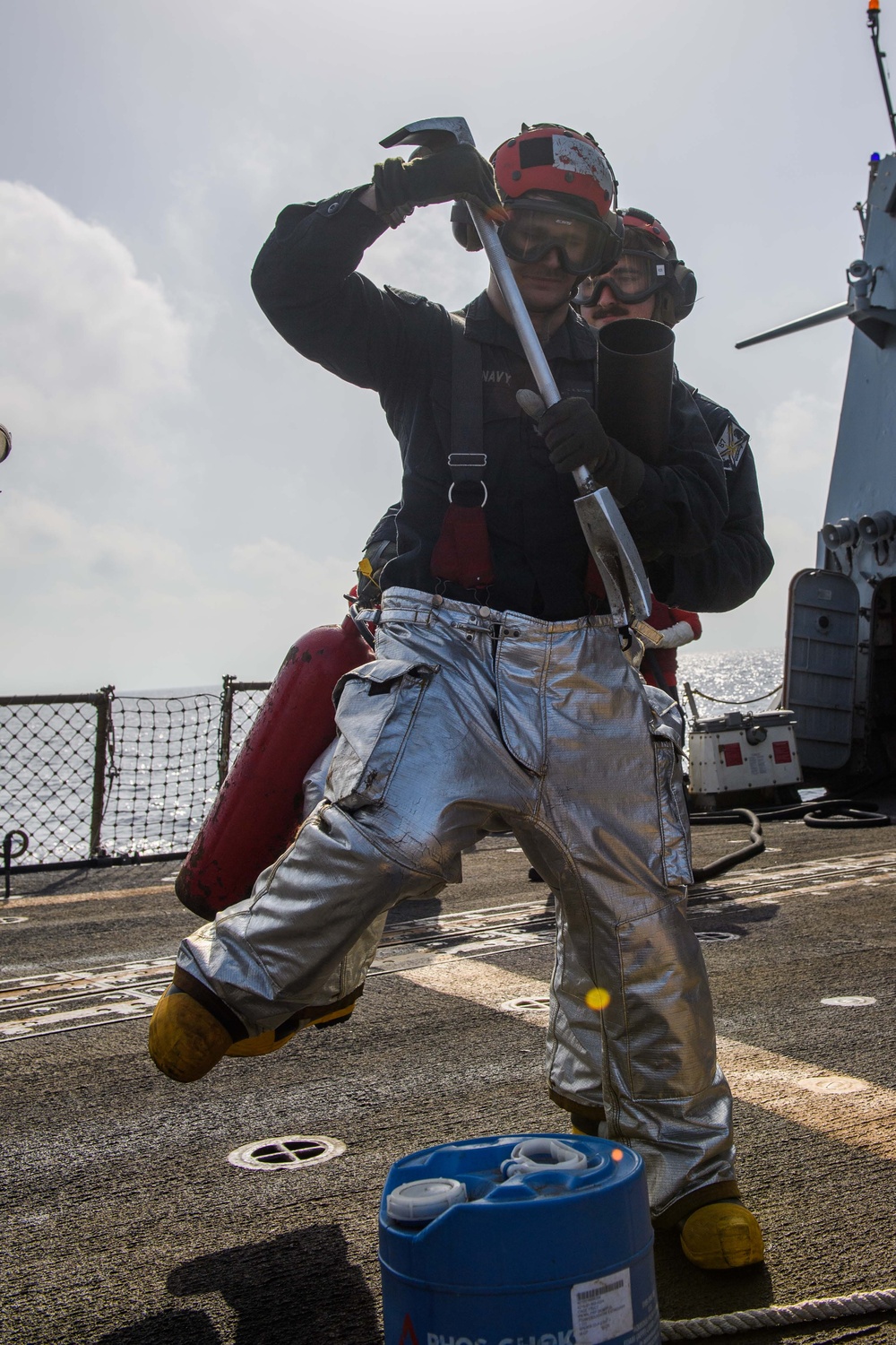 USS Mason (DDG 87) Conducts Firefighting Drills