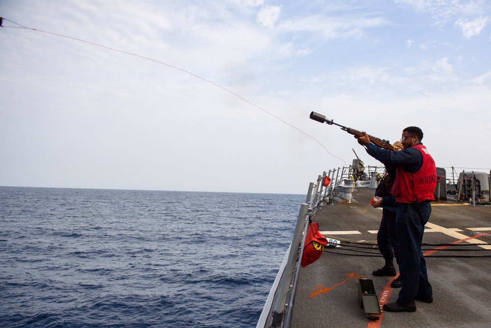 USS Mason (DDG 87) Conducts RAS with USNS Supply