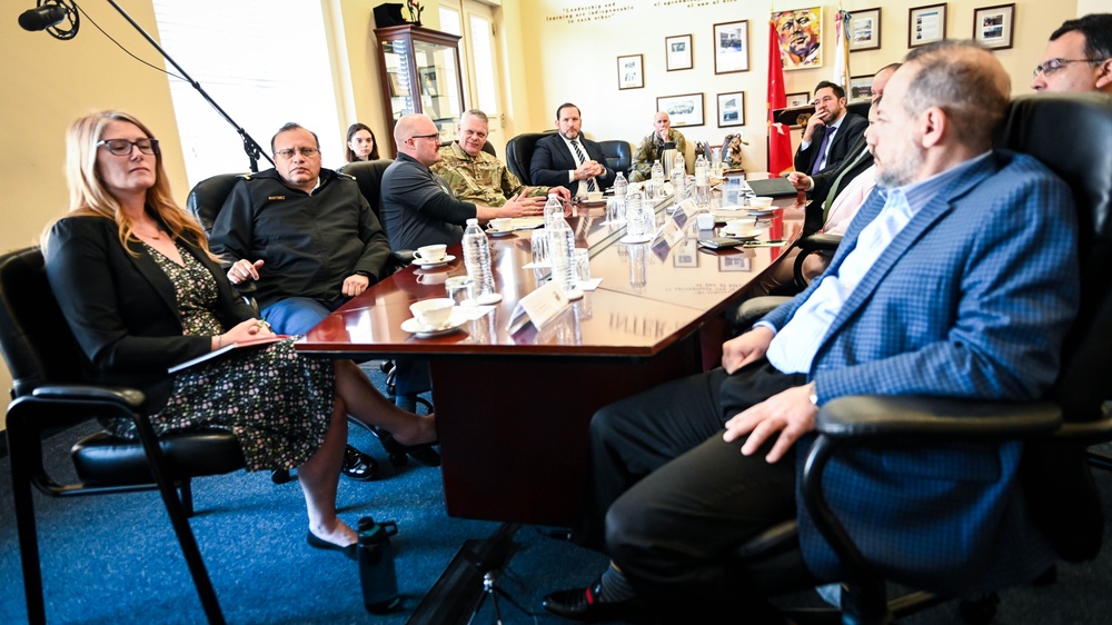 Defense Intelligence Agency Delegation Visits the IADC