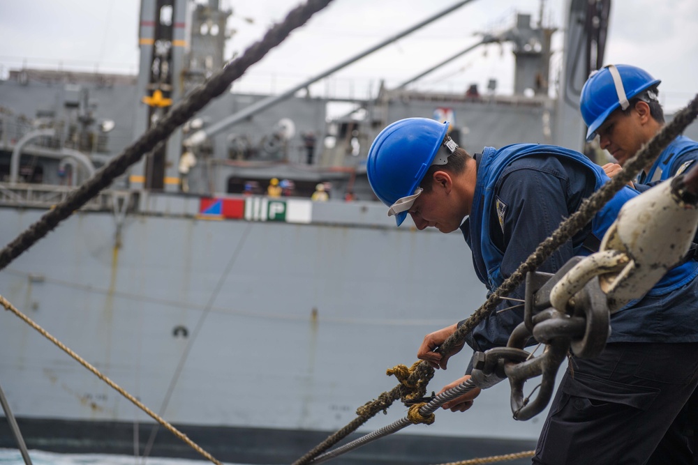 USS Mason (DDG 87) Conducts a RAS with USNS Supply