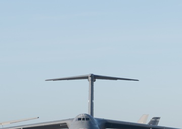 Travis AFB hosts Wings Over Solano air show, open house