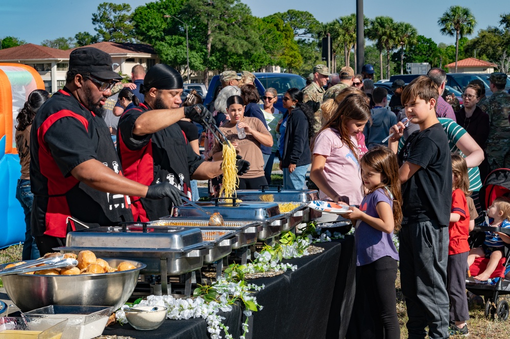 MacDill celebrates pre-deployment lunch