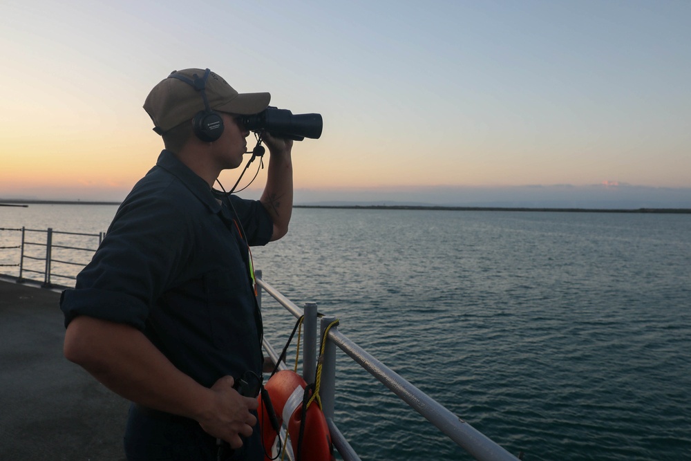 USS Leyte Gulf Departs Cuba