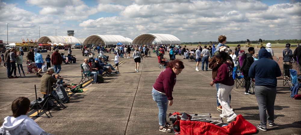 4th Marine Aircraft Wing Showcases Static Display at 2024 New Orleans Air Show