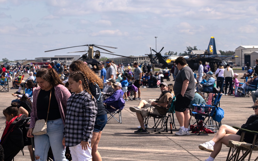 4th Marine Aircraft Wing Showcases Static Display at 2024 New Orleans Air Show