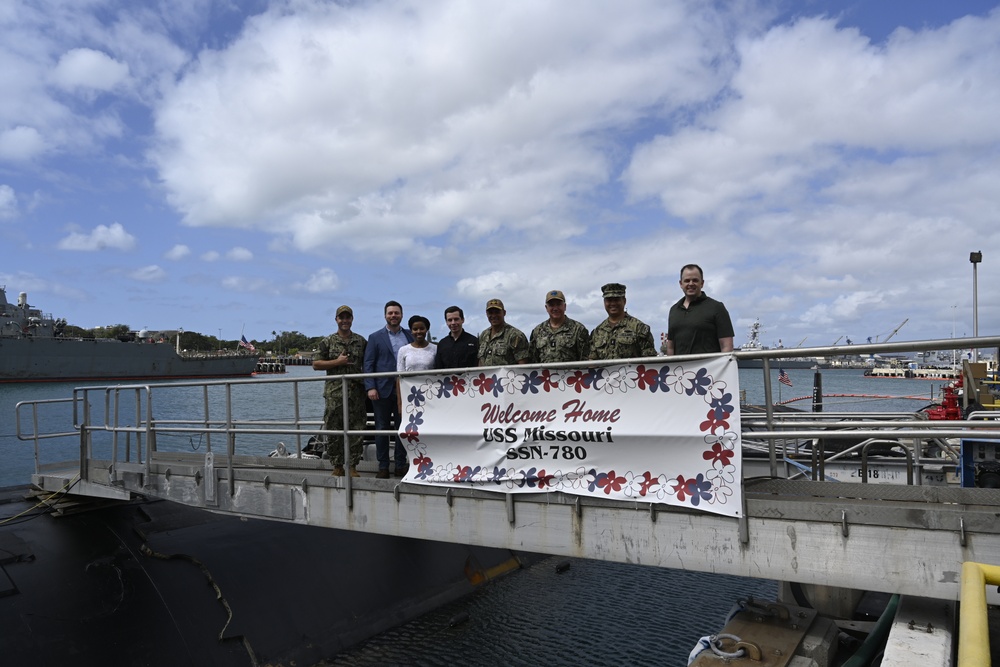 USS Missouri Staff Delegation