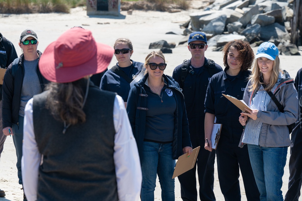 NOAA, Coast Guard conduct shoreline cleanup course