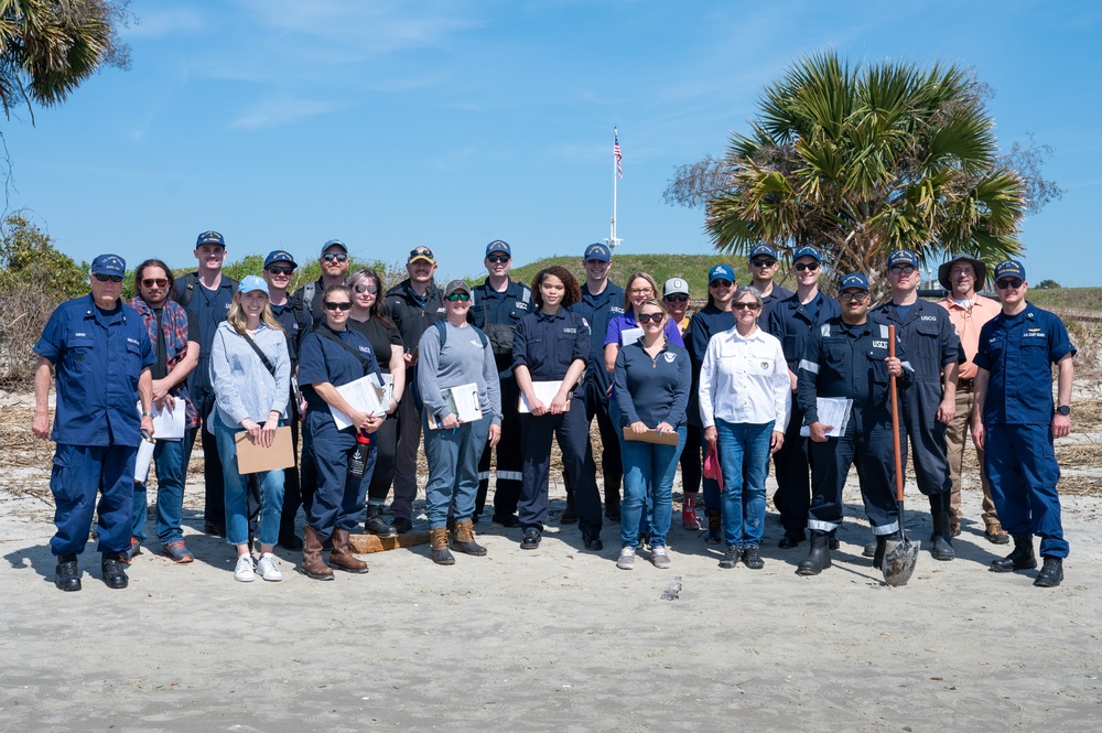 NOAA, Coast Guard conduct shoreline cleanup course