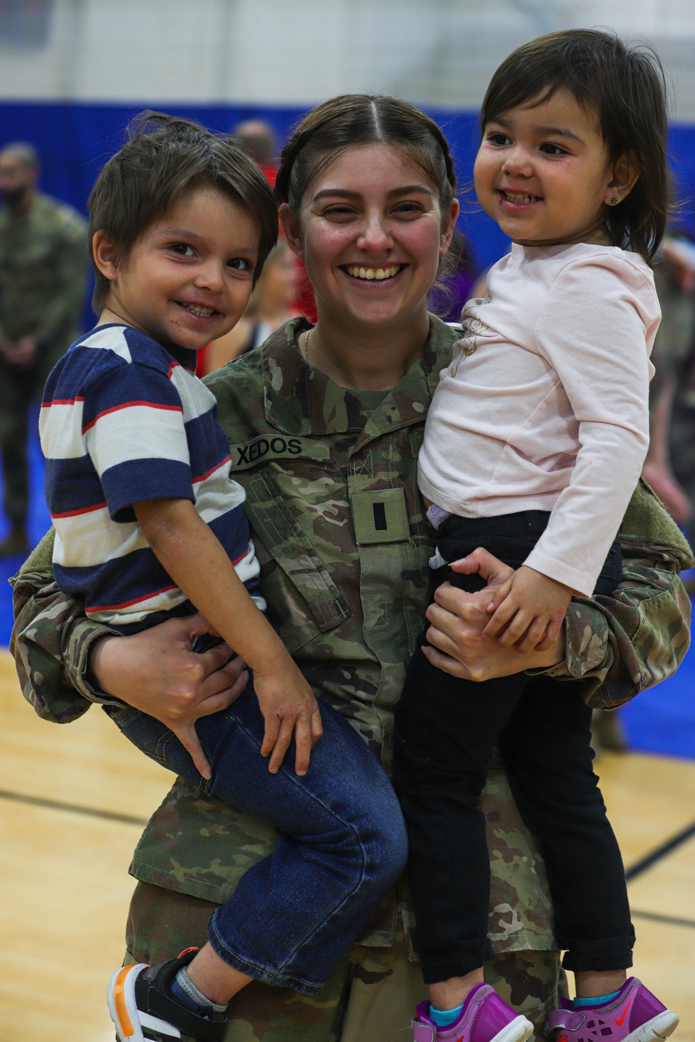 3rd Infantry Division Soldiers Reunite with Families