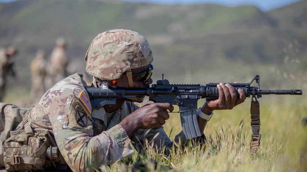 Reserve Soldiers Conduct Weapons Qualification for Best Warrior