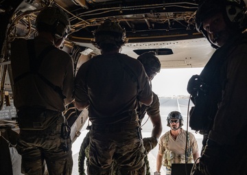 USMC ‘Elvis’ provides hoist platform for 82nd ERQS