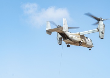 USMC ‘Elvis’ provides hoist platform for 82nd ERQS