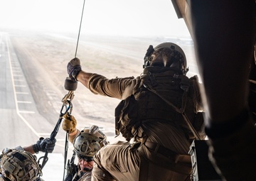 USMC ‘Elvis’ provides hoist platform for 82nd ERQS