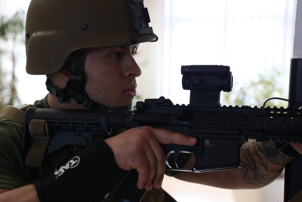 FASTEUR Trains with Marine Security Guard (MSG) Detachment Frankfurt