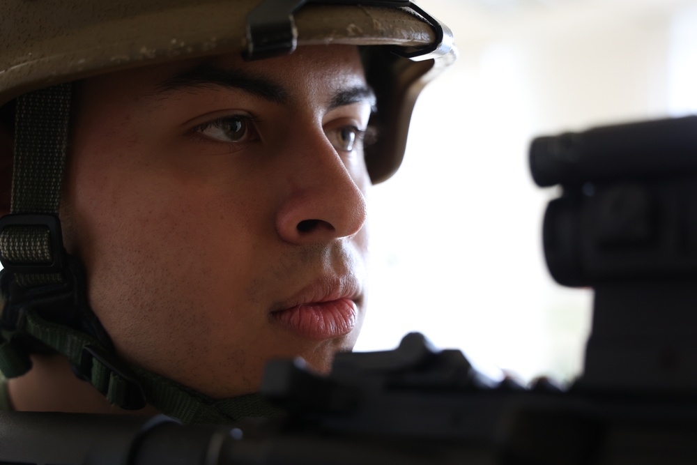 FASTEUR Trains with Marine Security Guard (MSG) Detachment Frankfurt