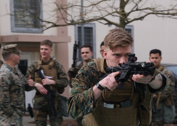 FASTEUR Trains with Marine Security Guard (MSG) Detachment Frankfurt