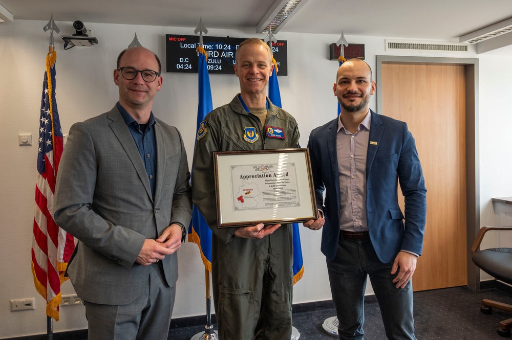3AF commander receives Welcome to Rheinland-Pfalz award