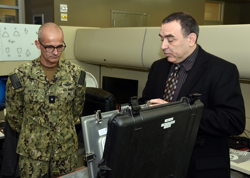 Commander, Naval Medical Forces Pacific visits Naval Medical Research Unit San Antonio