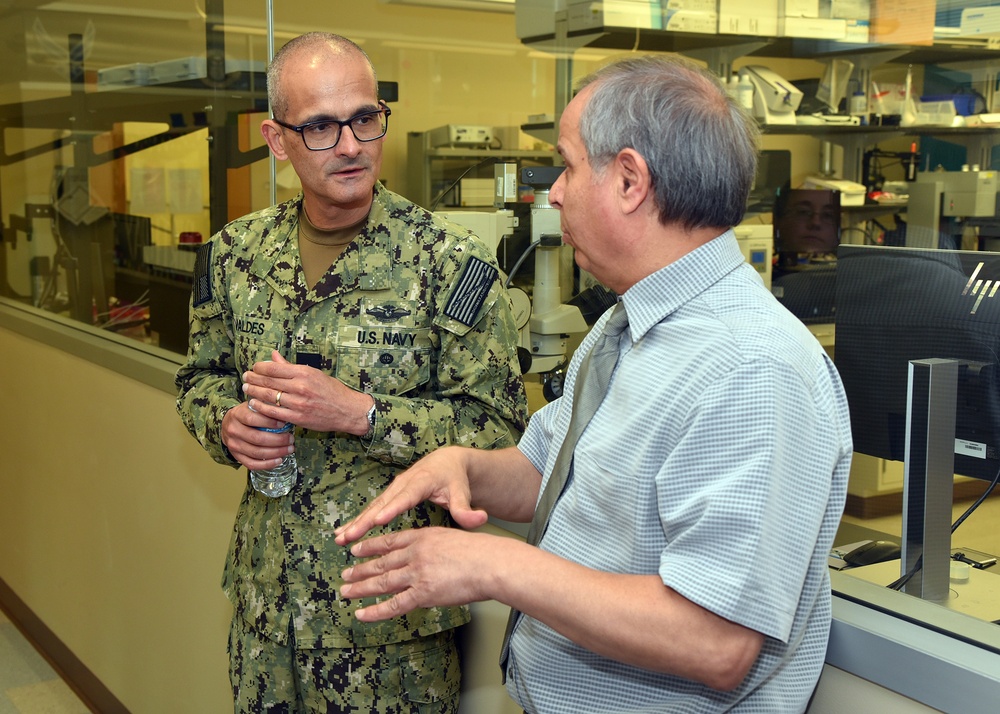 Commander, Naval Medical Forces Pacific visits Naval Medical Research Unit San Antonio