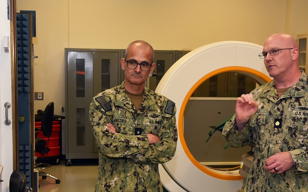 Commander, Naval Medical Forces Pacific visits Naval Medical Research Unit San Antonio