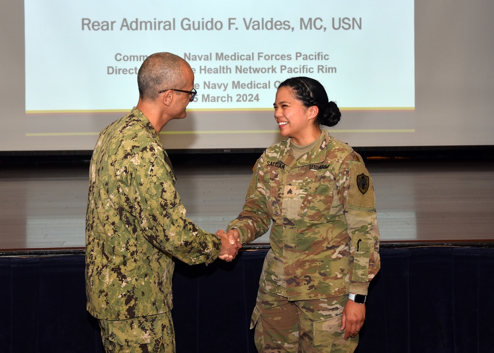 Commander, Naval Medical Forces Pacific visits Naval Medical Research Unit San Antonio