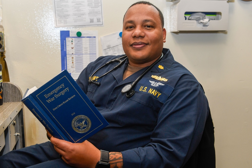 Boxer officers earn Surface Warfare Medical Department Officer qualification