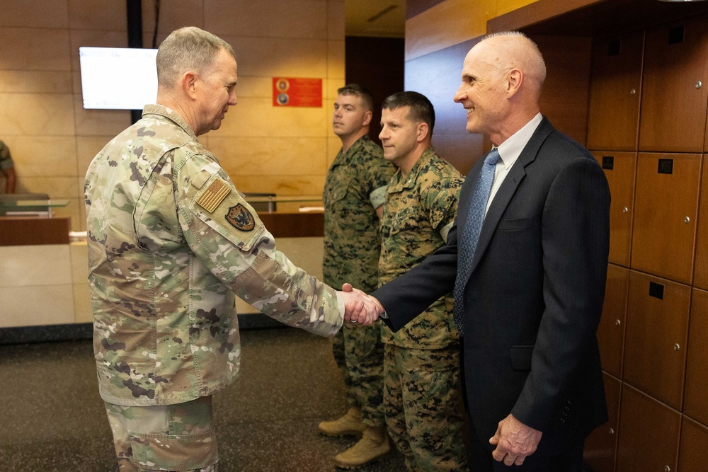 USNORTHCOM Commander visits MARFORCOM