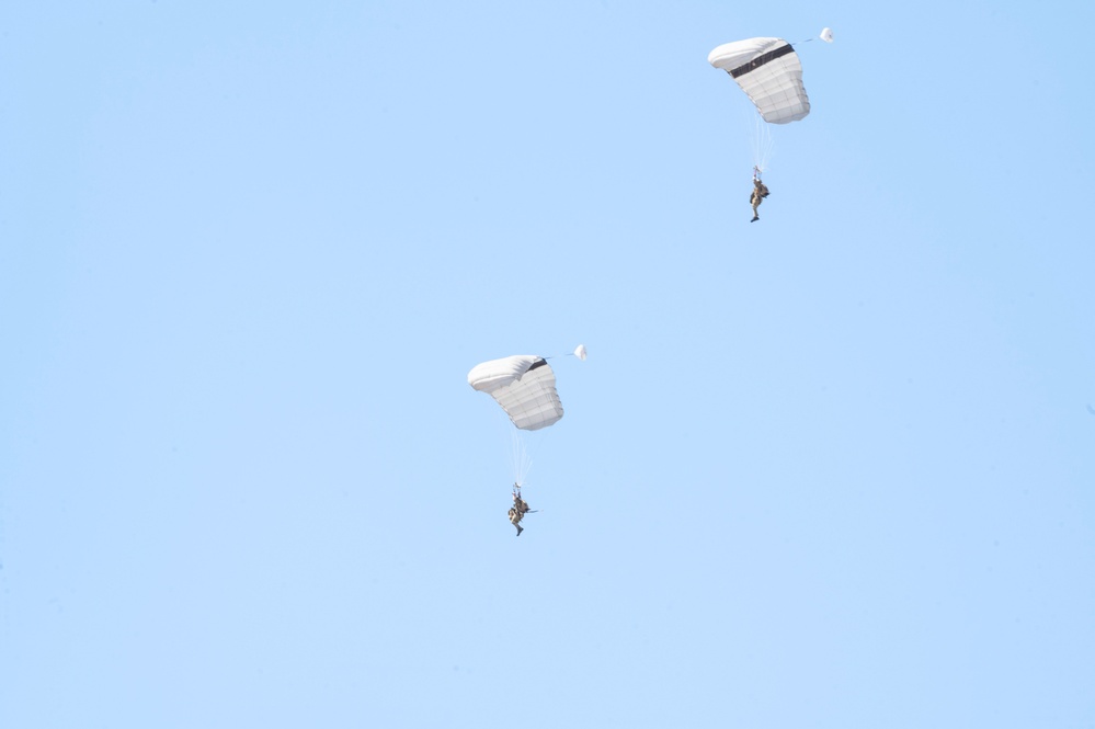 C-17 West Coast Demo Team kicks off Airshow Season