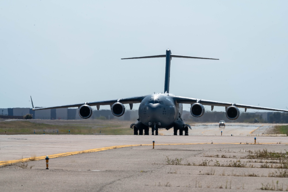 DVIDS - Images - C-17 West Coast Demo Team kicks off Airshow Season ...