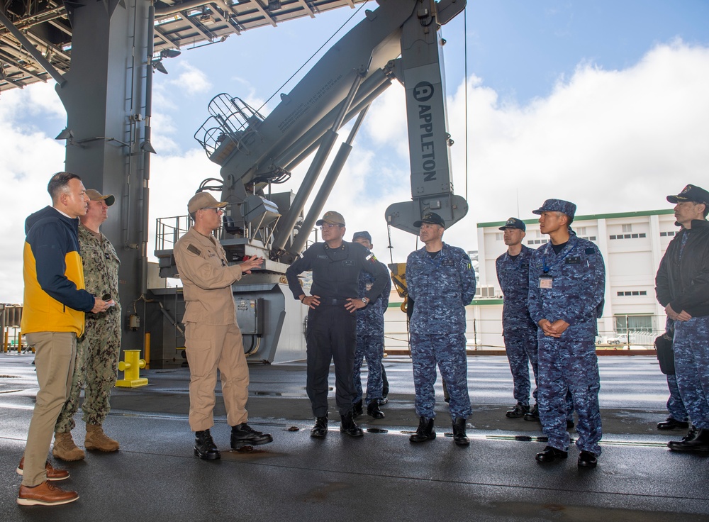 DVIDS - Images - JMSDF Escort Flotilla Two tours USS Miguel Keith (ESB ...