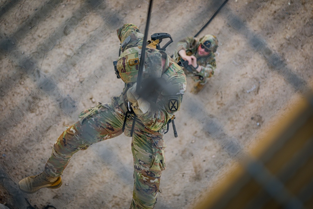 82nd CAB Rappel Operations