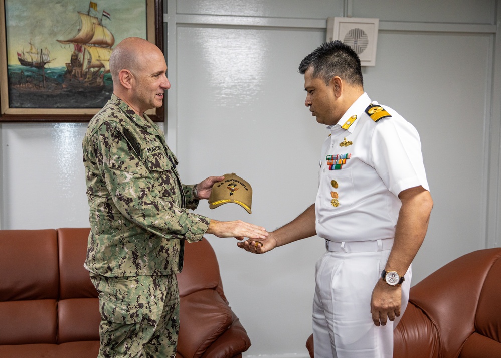 U.S. and Indian Leaders exchange gifts during Exercise Tiger TRIUMPH 2024