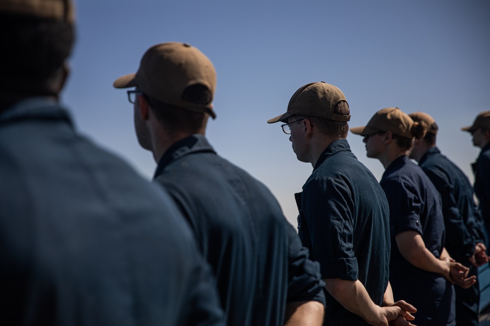 USS Laboon (DDG 58) Pulls Into a Port