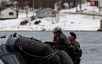 US and Norwegian Naval Special Operators Train Together