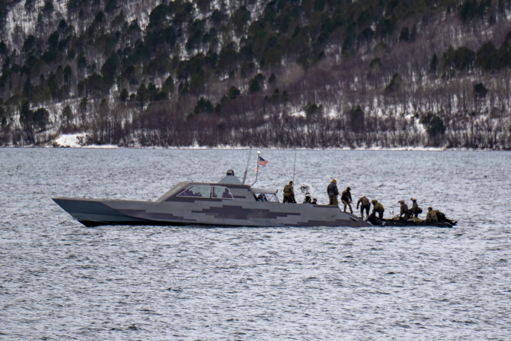 US and Norwegian Naval Special Operators Train Together