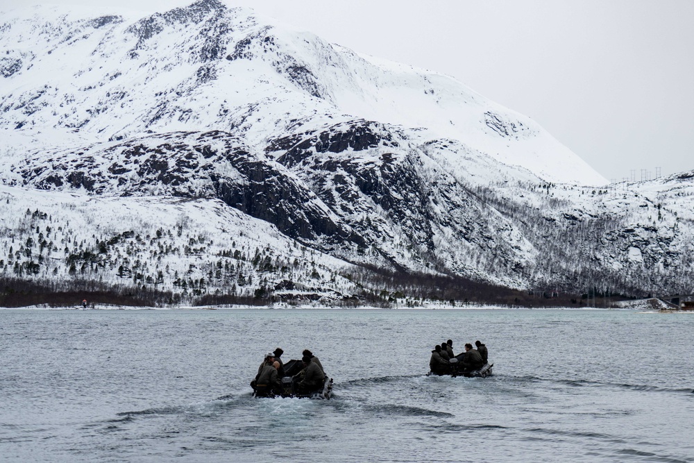 US and Norwegian Naval Special Operators Train Together