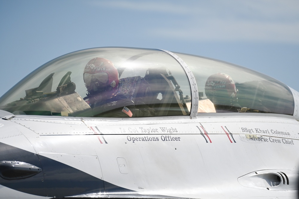 Thunderbird #7 arrives for Tampa Bay AirFest