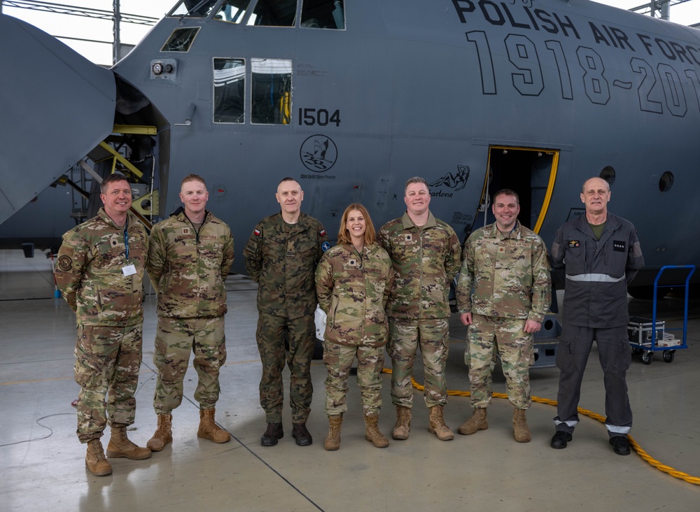 Illinois Air National Guard meets with Polish Air Force