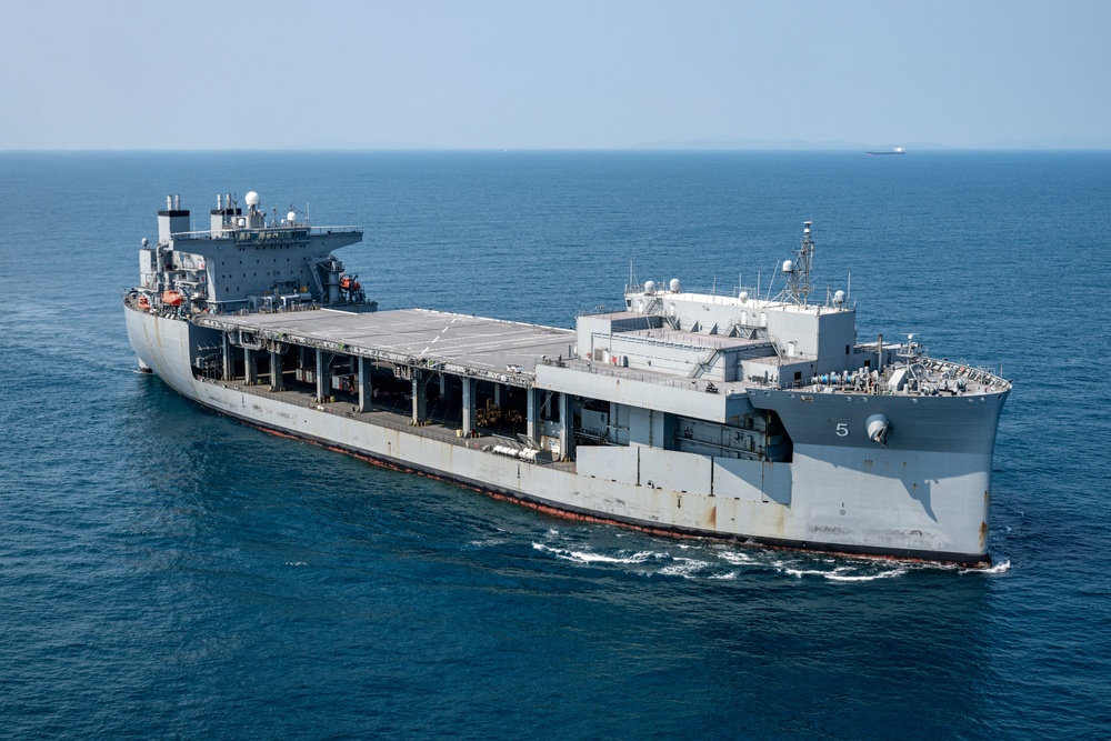 USS Miguel Keith Steams in the Gulf of Thailand